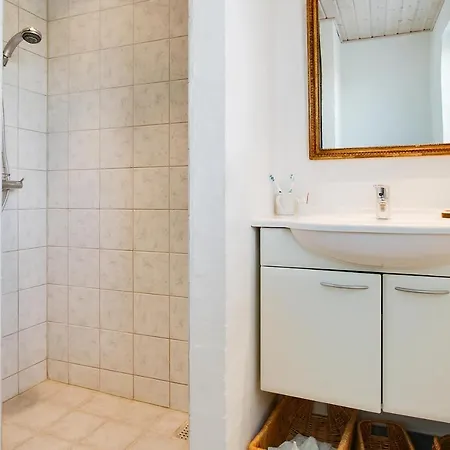 Holiday home Holiday Redningsvej Gl. 020437 *